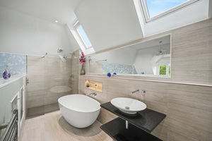En Suite- click for photo gallery
